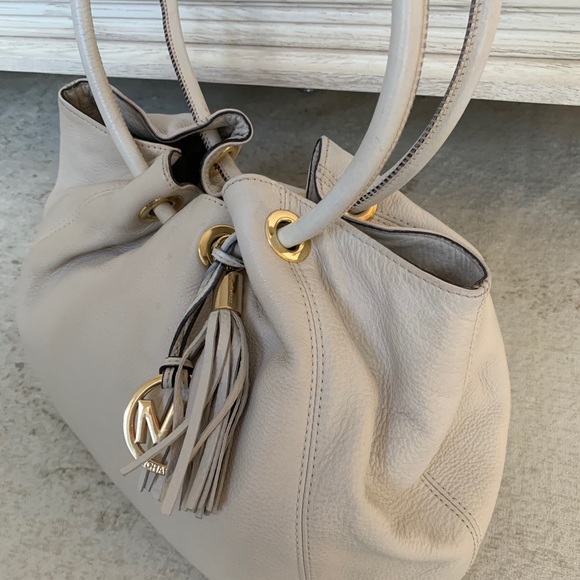 Michael Kors leather shoulder purse - Picture 4 of 16